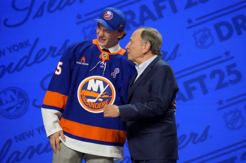 Top NHL draft pick signs entry-level contract