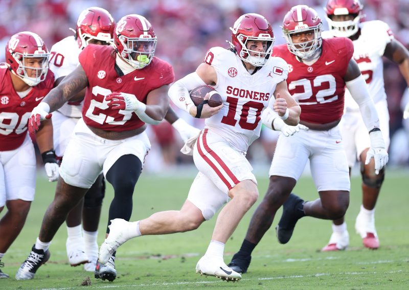 Oklahoma upsets Alabama, gives Crimson Tide first loss since Week 1
